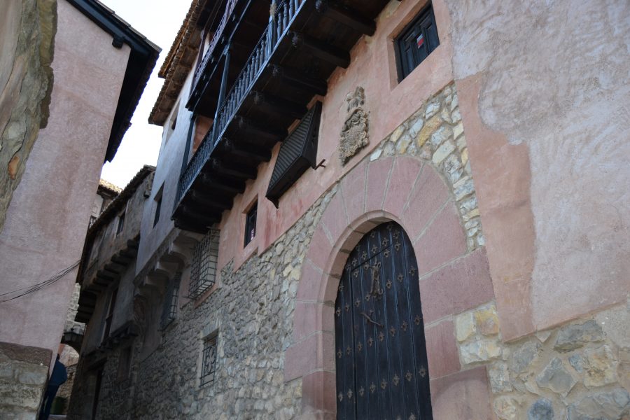 Fachada de la casa museo Perez y Toyuela en Albarracín